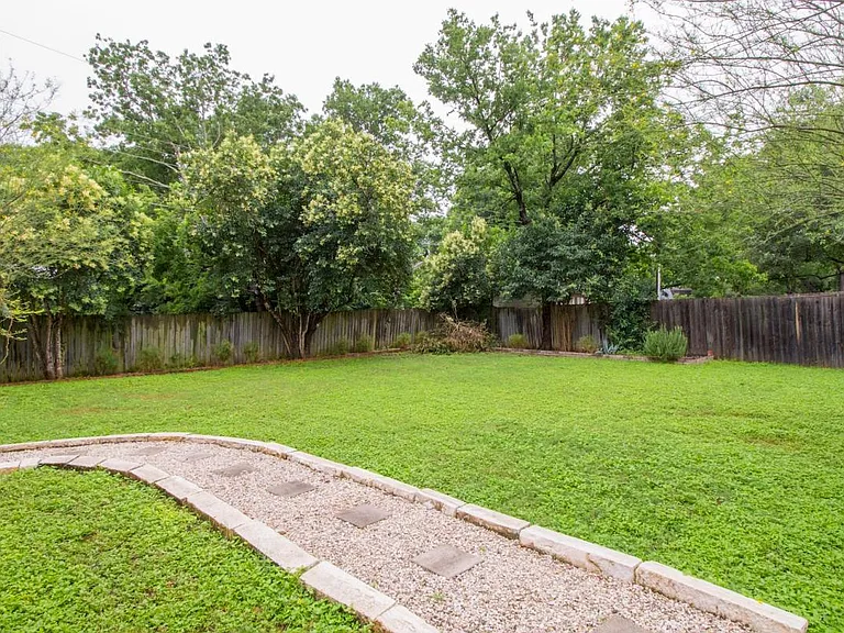 fully enclosed back yard