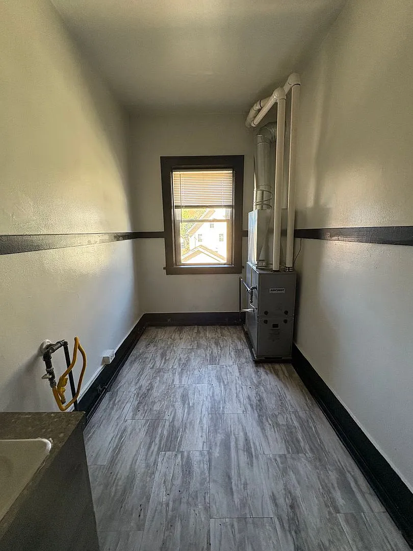 401 Ridgeway Ave. — Photo 4