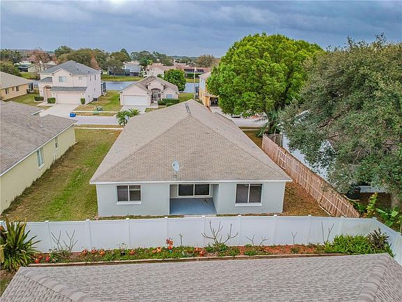 3rd image of 12847 Longcrest Dr
