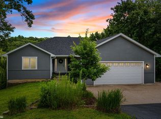 1314 Fyre Lake Dr, Sherrard, IL 61281