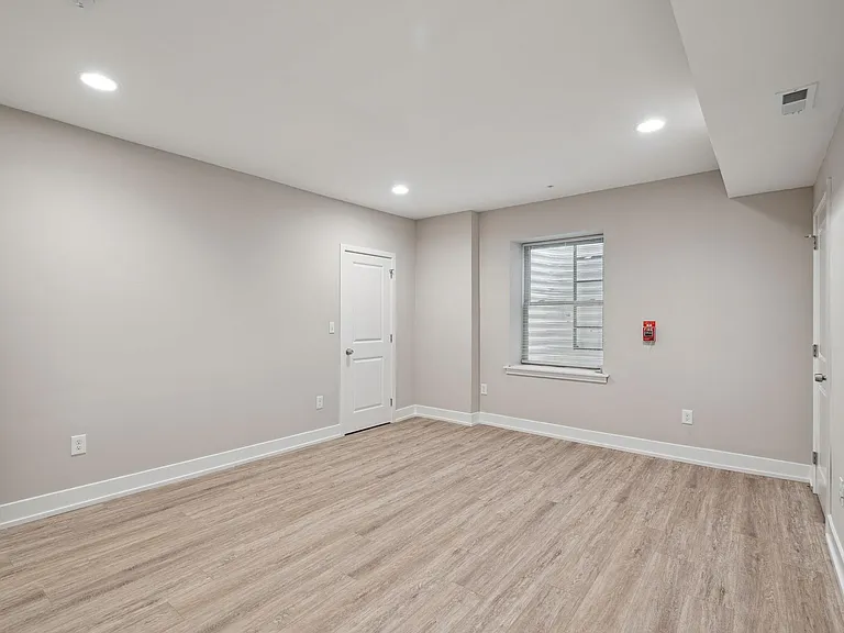 2612 Annin St #1 — Photo 9