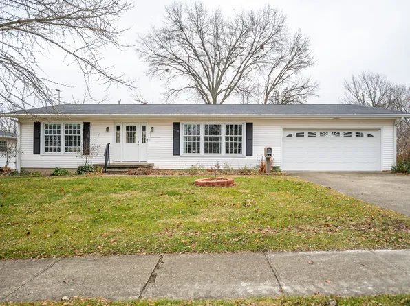 315 Redbud Ln, Greencastle, IN 46135