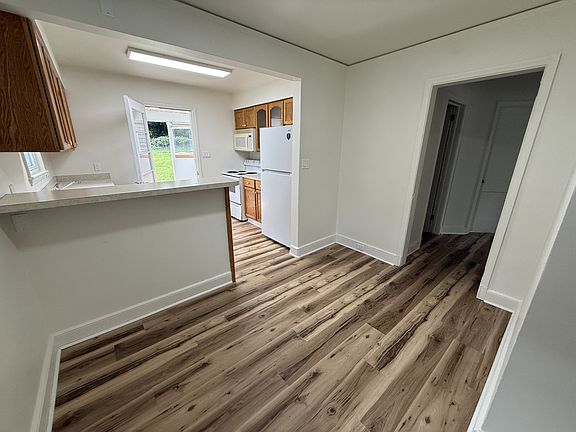 5th image of 1302 Highland Ave