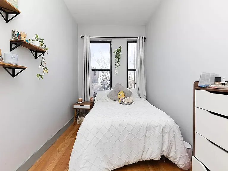 219 Troutman St #3L — Photo 7