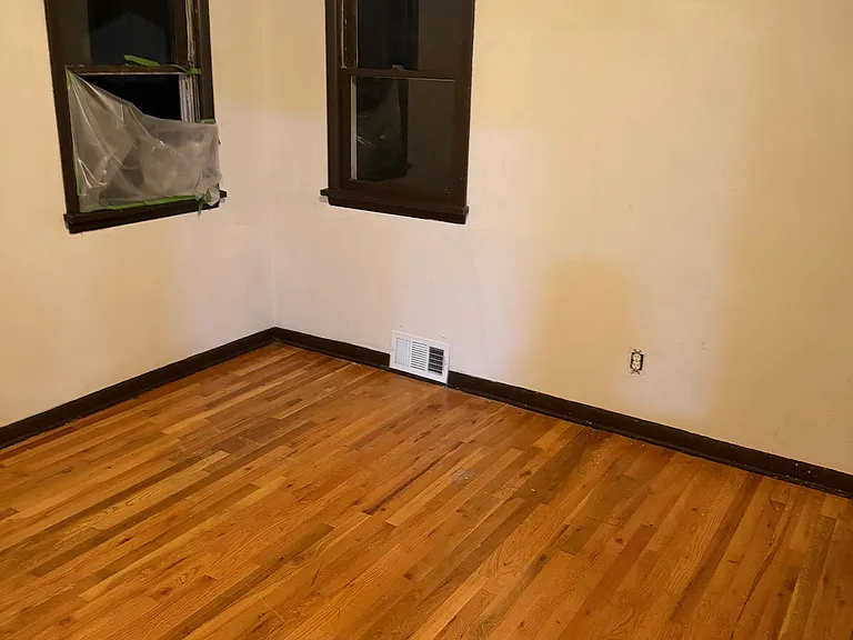 420 Clark St — Photo 3