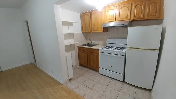 Rented by Downtown Mgt & Realty LLC | media 20