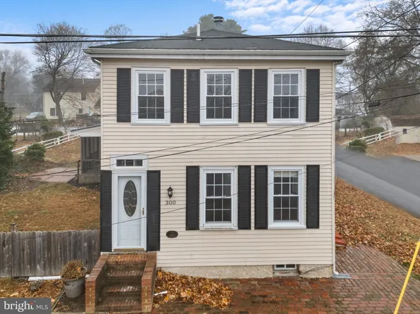 300 Bayard St, Delaware City, DE 19706
