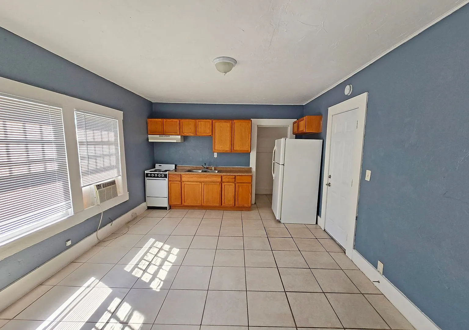 2/1 in Bradenton, so spacious and pet friendly! — Photo 1