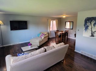 13578 Cedar Rd, University Heights, OH 44118