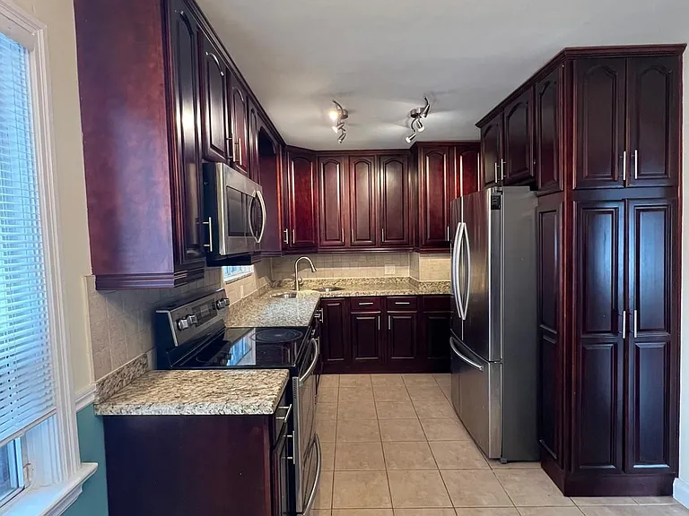 233 Beta St #UPPER — Photo 6