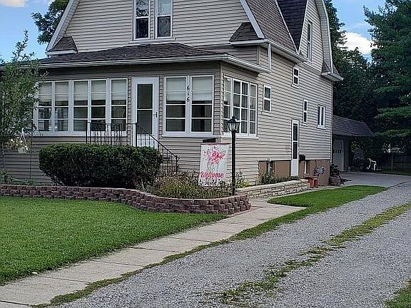 2nd image of 616 Huron Ave