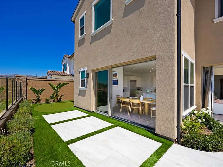 135 Oakstone — Photo 48