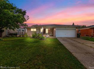 35285 Lana Ln, Sterling Heights, MI 48312