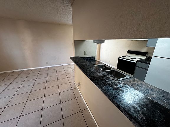 4th image of 5213 Meadow Fld APT 2