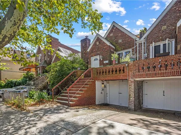 2726 East 27th Street image 3 of 29