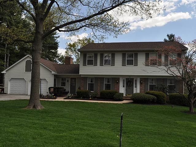 2nd image of 132 Sandstone Dr