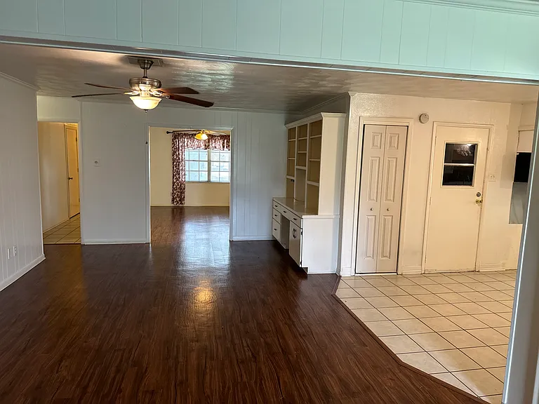 105 E Woodbury Dr — Photo 6