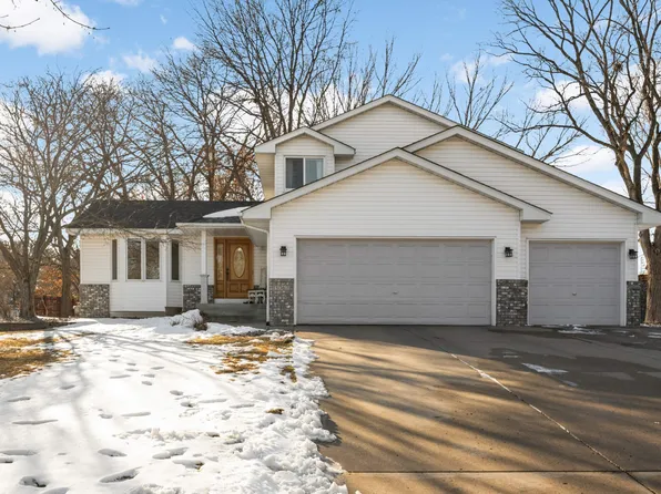 13062 Thrush St NW, Coon Rapids, MN 55448