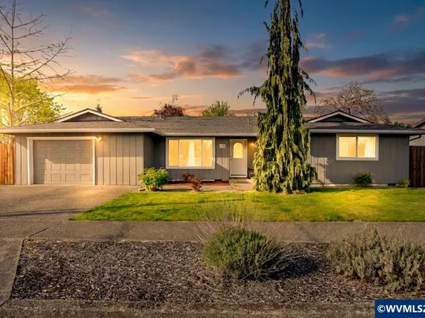 513 E Hollister St, Stayton, OR 97383