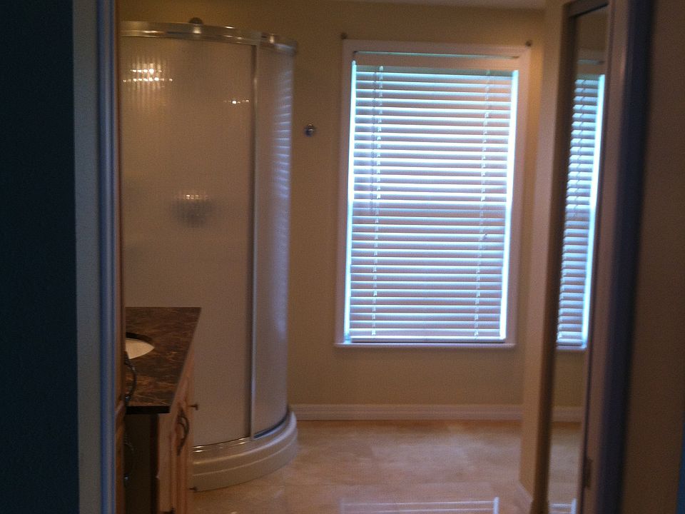 1st image of 2032 Stratford Dr