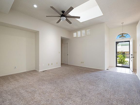5th image of 1977 Pointe Royale Drive