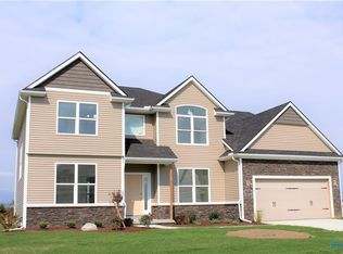 1504 Blackhawk Dr, Waterville, OH 43566