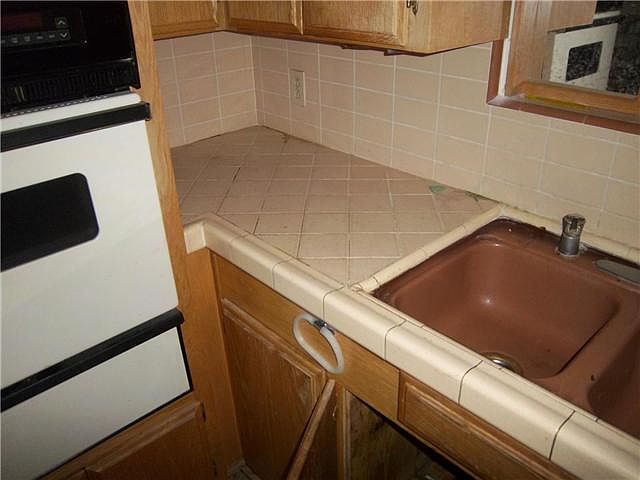 2nd image of 36870 Camarillo Ave