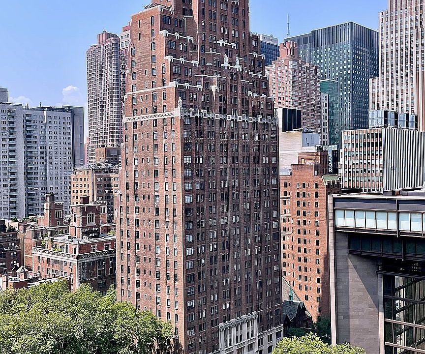 1st image of 320 E 42nd St APT 215
