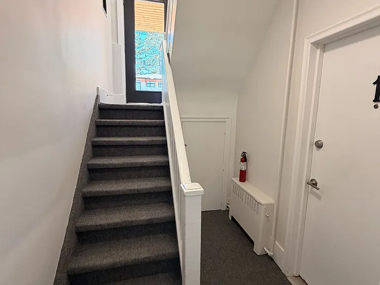 579 Tweedsmuir Ave #1 — Photo 4
