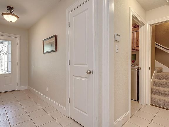 4th image of 3802 Crestwood Cir