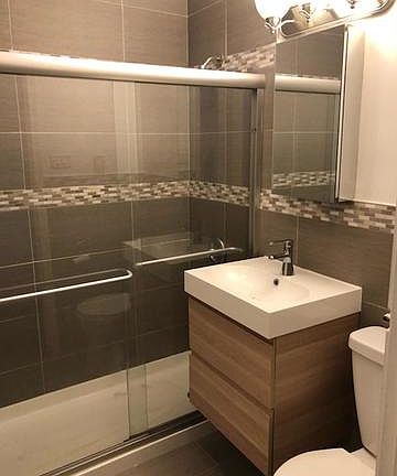 4th image of 2652 N Marshfield Ave APT 1R