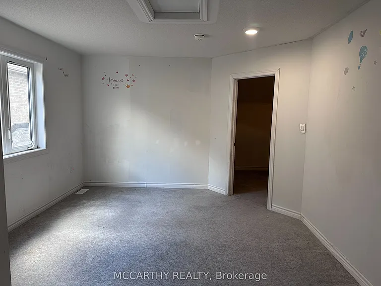 231 Ridley Cres — Photo 16