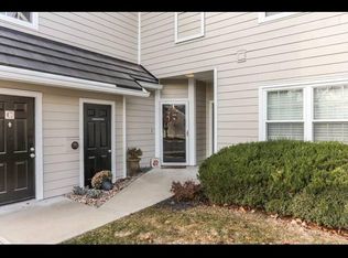 11617 Tomahawk Creek Pkwy APT E, Leawood, KS 66211