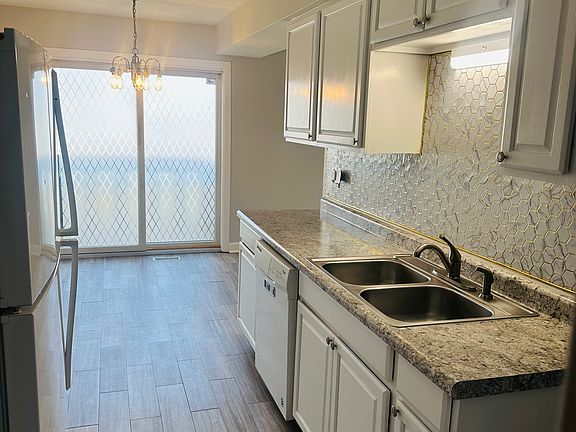 4th image of 7653 W Galeview Ln