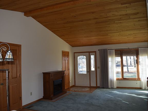 Living room ash ceiling 