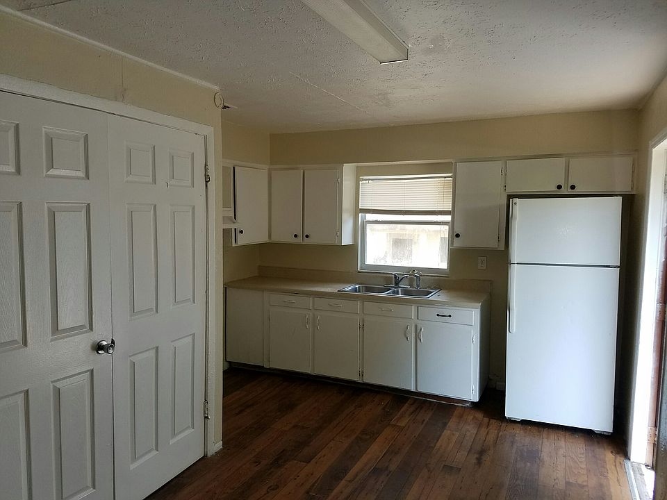 1st image of 8305 N 40th St APT D