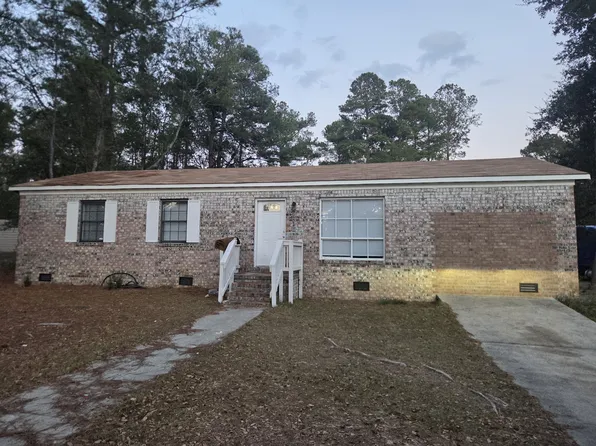2 Triangle Dr, Wagener, SC 29164