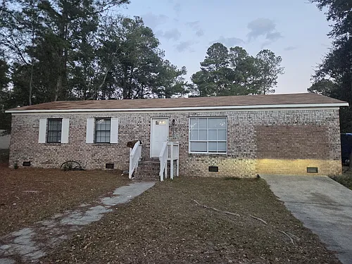 2 Triangle Dr Photo 1