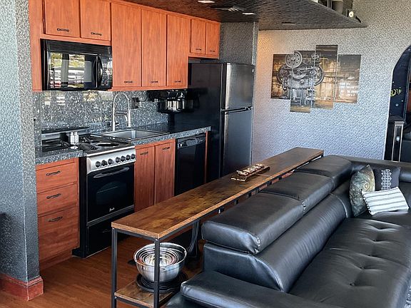 FULLY FURNISHED KITCHEN