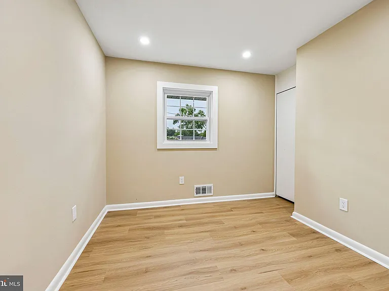 7200 Vellex Ln — Photo 23