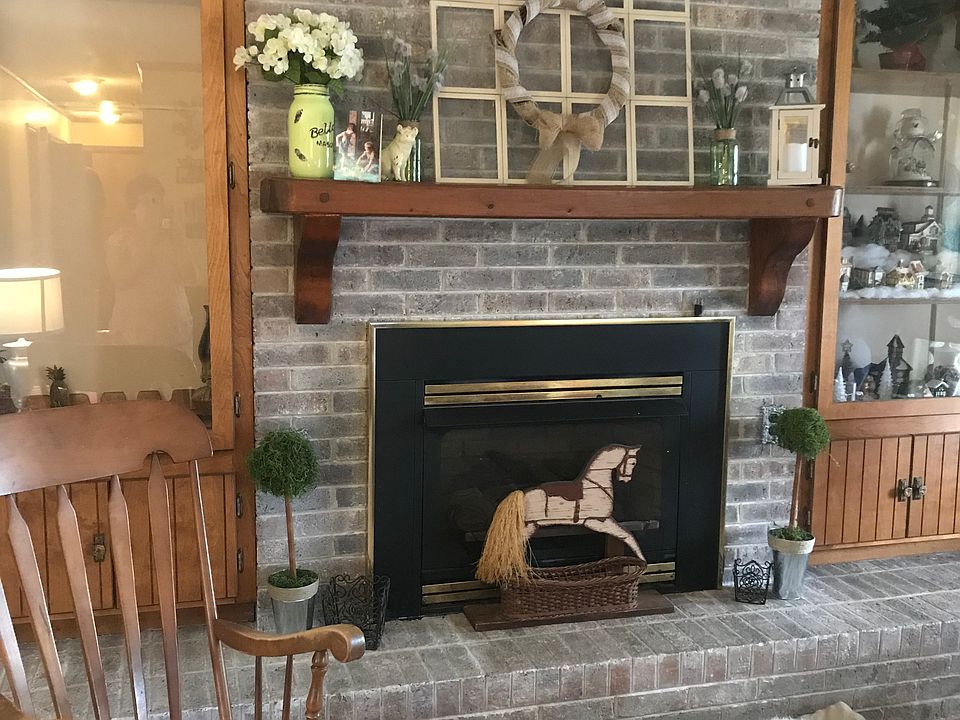 Living room fireplace 