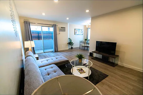 Floor plan 206