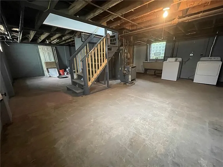 7800 Perry Hwy — Photo 25