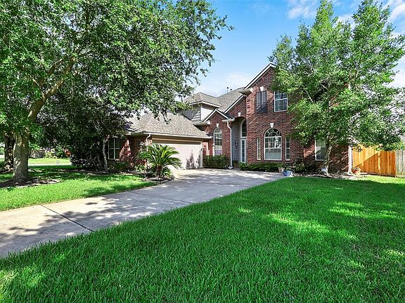 3rd image of 9810 Hawkins Ln