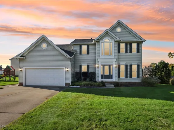 614 Redfield Ln, Akron, OH 44321