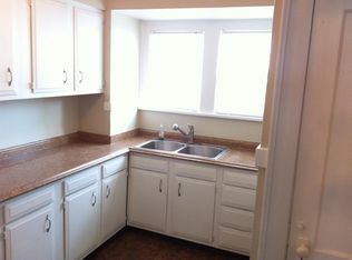 1183 Gladys Ave, Lakewood, OH 44107
