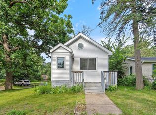 100 Warner Ave S, Saint Paul, MN 55115