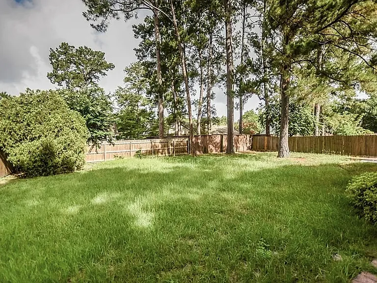 2810 Willow Wood Cir — Photo 3
