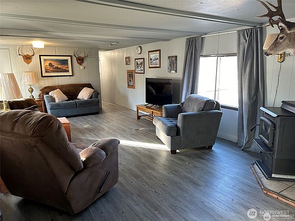 3rd image of 8820 Robbins Road