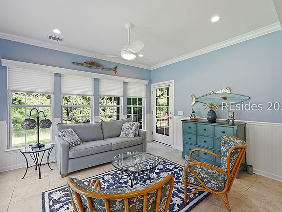 3rd image of 10 Baybridge Court